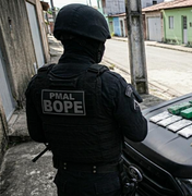 Bope apreende drogas em ponto de tráfico na Grota da Moenda, em Maceió