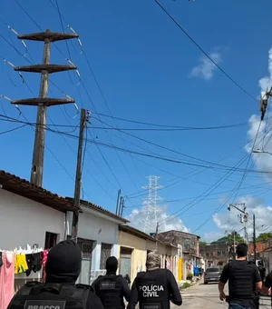 Operação retira câmeras clandestinas instaladas em postes de energia