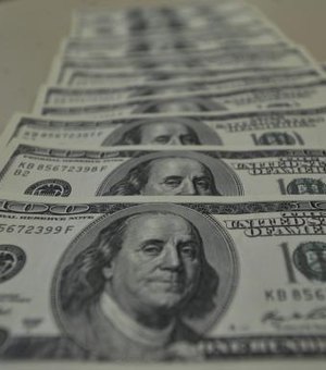 Dólar fecha abaixo de R$ 3,13 e alcança menor valor em três meses