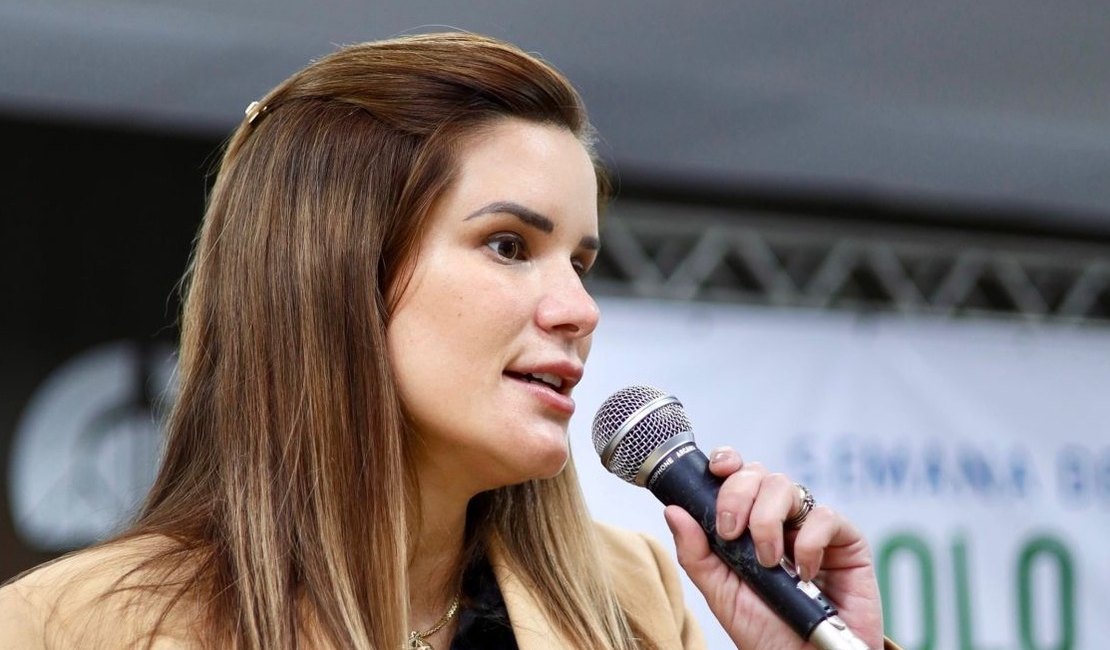 Prefeita surpreende em pesquisa como a segunda mais votada em Maceió