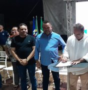 [Vídeo] Luciano Barbosa inaugura acesso ao Povoado Piauí e autoriza recuperação da Arapiraquinha e construção de escola na Vila Bananeira