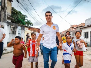 Em ano de eleição, JHC intensifica presença nas grotas com programa da Prefeitura