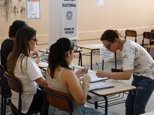 Quem não votou no primeiro turno pode participar do segundo