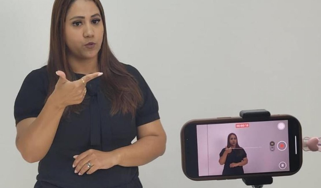 Intérprete de Libras da Uncisal transforma inclusão em realidade
