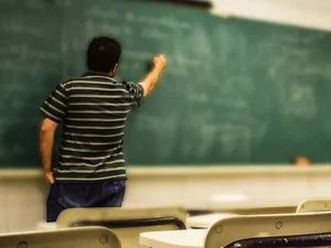 IBGE: 65% dos alagoanos adultos ainda não concluiram o ensino médio