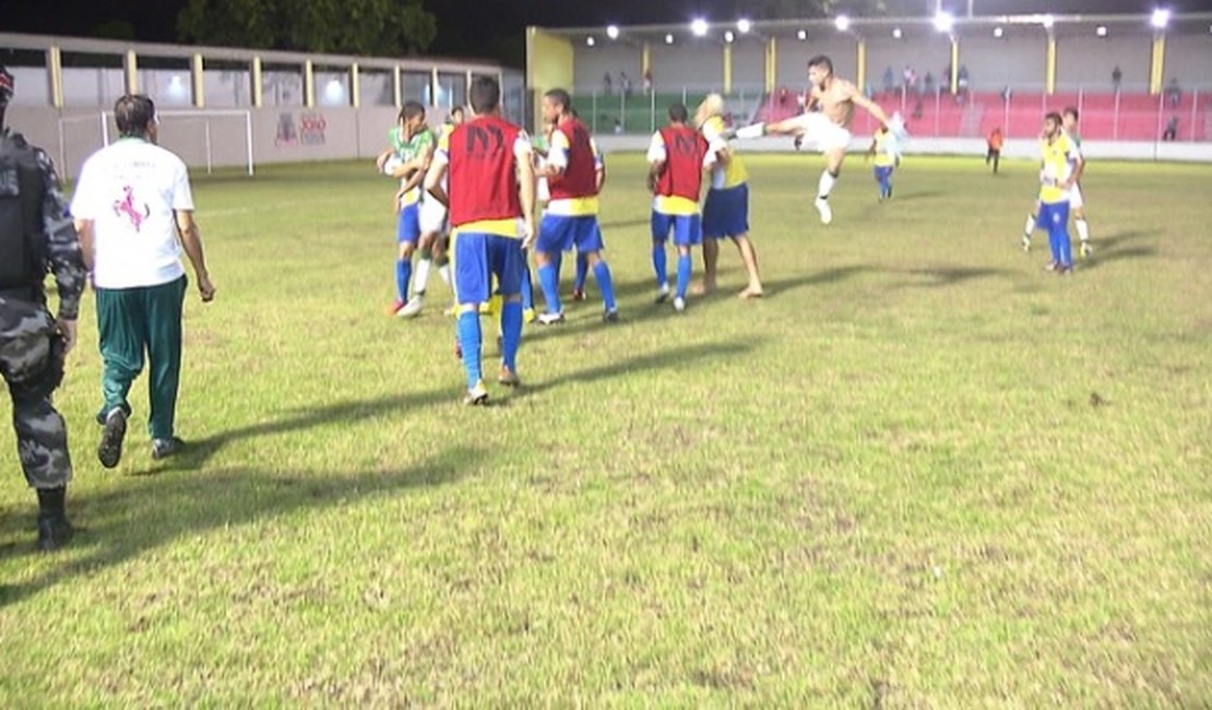 Partida da 2ª divisão da PB tem briga generalizada no Estádio da Graça