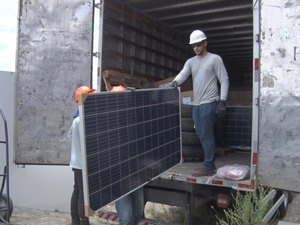 Instalação de sistema de energia solar no Juizado de Santana deve terminar nesta quarta (5)