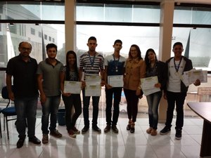 Alunos de Lagoa da Canoa são premiados em evento nacional de educação