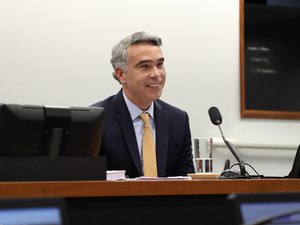 Rafael Brito defende a importância de tratar sobre saúde mental nas escolas