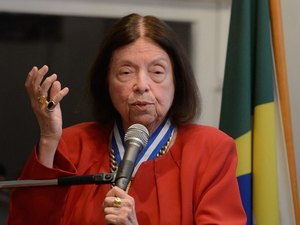 Academia Brasileira de Letras fará homenagem para Nélida Pinõn