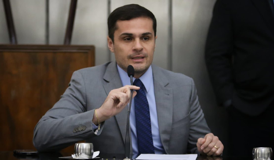 Alexandre Ayres defende construção de nova maternidade após incêndio na Santa Mônica