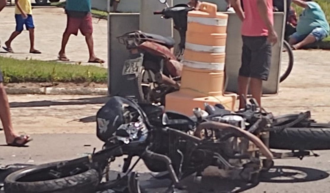 Colisão entre moto e carro deixa um morto e feridos em Marechal Deodoro