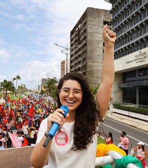 Após decisão do Congresso, Teca Nelma chama população às ruas contra o PL da Dosimetria