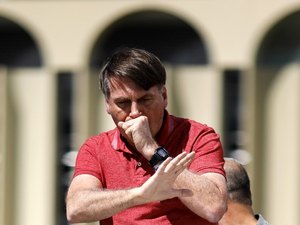 AGU diz que tomará medidas judiciais 'até amanhã' sobre exames de Bolsonaro