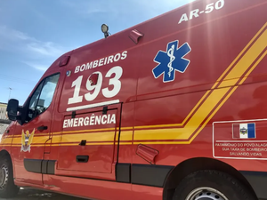 Colisão entre carro e moto deixa jovem de 20 anos ferido em Delmiro Gouveia