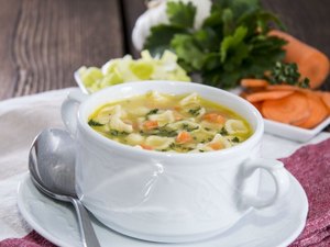 Nutricionista lista dicas para controlar a alimentação no inverno