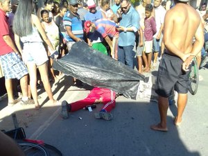 [Vídeo] Ciclista morre após colidir frontalmente com ônibus em Rio Largo