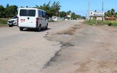 Rodovia AL 101 Norte, em Peroba, encontra-se em péssimo estado