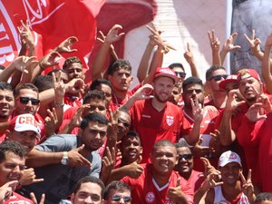 CRB finaliza preparação em treino aberto para a torcida