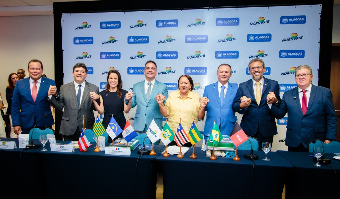 Em Maceió, governadores do Nordeste enaltecem Lula e adotam tom anti-Bolsonaro