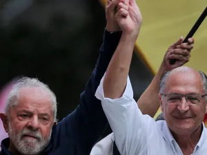 TSE julga nesta quinta ações contra Lula e Alckmin por supostas irregularidades nas eleições