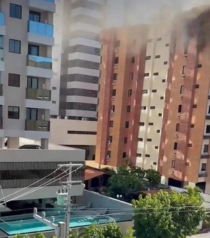 Incêndio é registrado em apartamento no bairro Ponta Verde, em Maceió