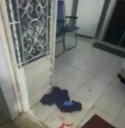 Jovem morre queimado e mulher fica gravemente ferida em incêndio dentro de kitnet em Maceió