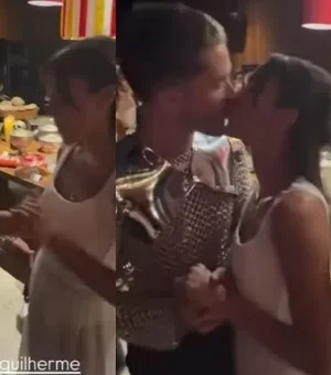 Bruna Marquezine e João Guilherme beijam muito em festa: 'Romeu e Julieta'