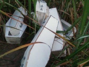 Caixões são encontrados em canavial na zona rural de São Sebastião
