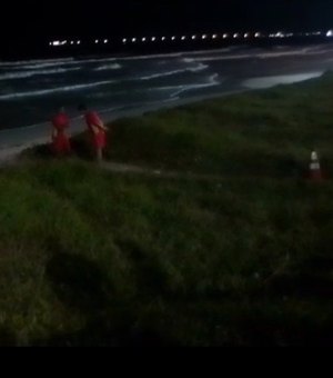 Jovem é encontrada morta após se afogar na Praia do Sobral