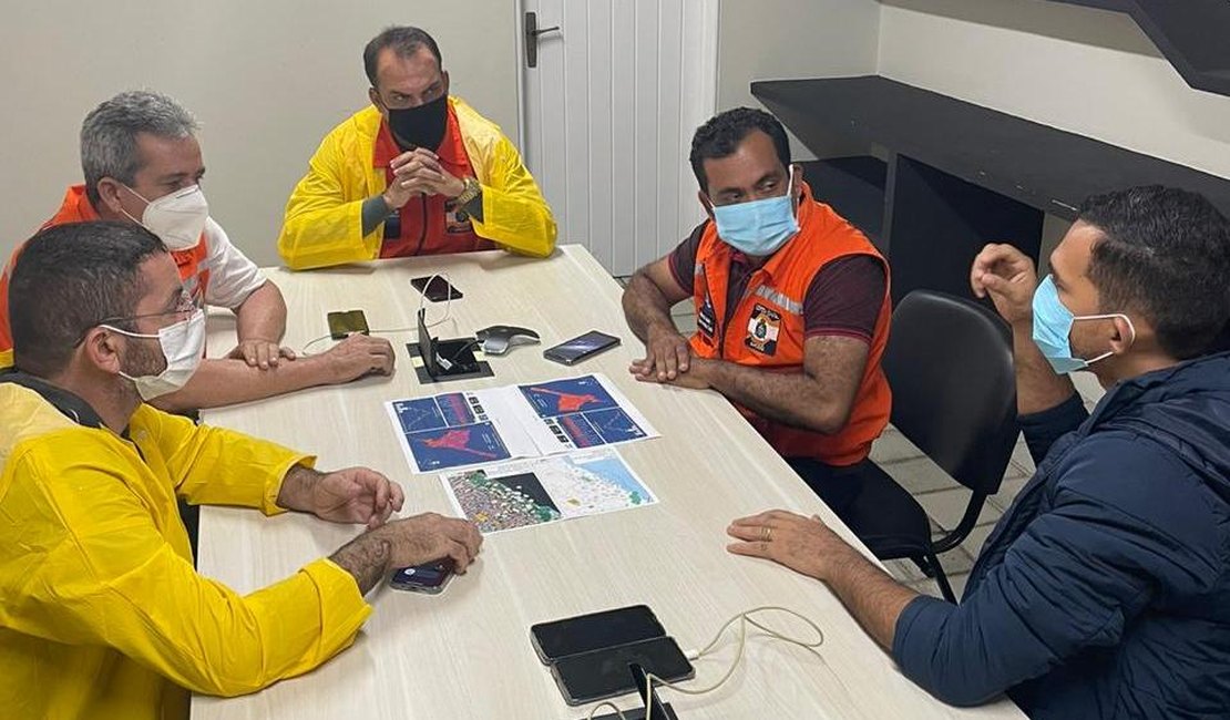 Prefeitura discute logística para acolher famílias atingidas pelas chuvas