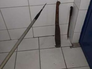 Cliente tenta matar mãe e filho com uma lança em Marechal Deodoro