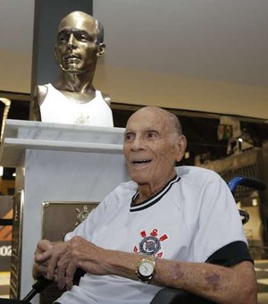 Morre Amaury Pasos, lenda do basquete brasileiro, aos 89 anos