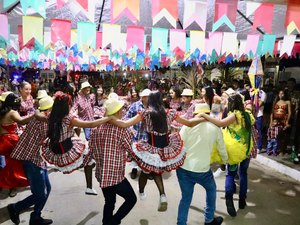 Quadrilha “A Debochada” e Cantor João Barão animam Polo Bonifácio; festejos seguem hoje (22), em Canafístula de Frei Damião