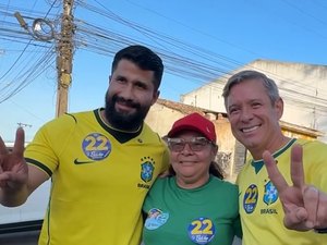 Bebeto e Fábio Costa participam de carreatas por Flávio e Alfredo em Porto Calvo e União