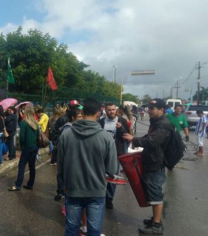 Servidores da Educação realizarão protesto na prefeitura contra atraso salarial