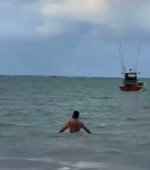 Após show em Maceió, Gusttavo Lima aproveita manhã na Praia de Pajuçara