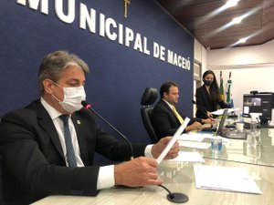 Câmara solicita à Prefeitura que realize reformas de praças em bairros de Maceió