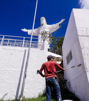 Prefeitura de Palmeira inicia preparativos para a Paixão de Cristo 2026 na Serra do Goiti