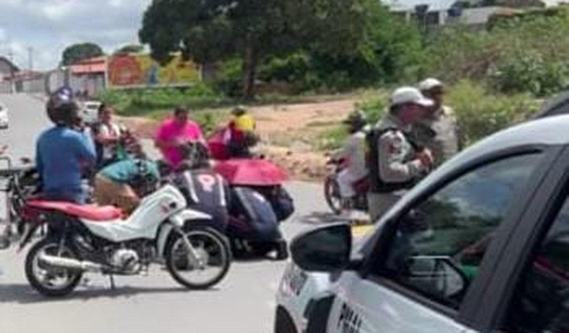 Colisão entre motocicletas e bicicleta deixa três feridos em Arapiraca