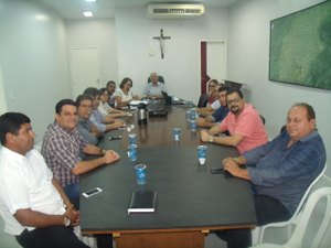 Vereadores de Arapiraca se reúnem com Rogério Teófilo e apresentam pauta de reivindicações