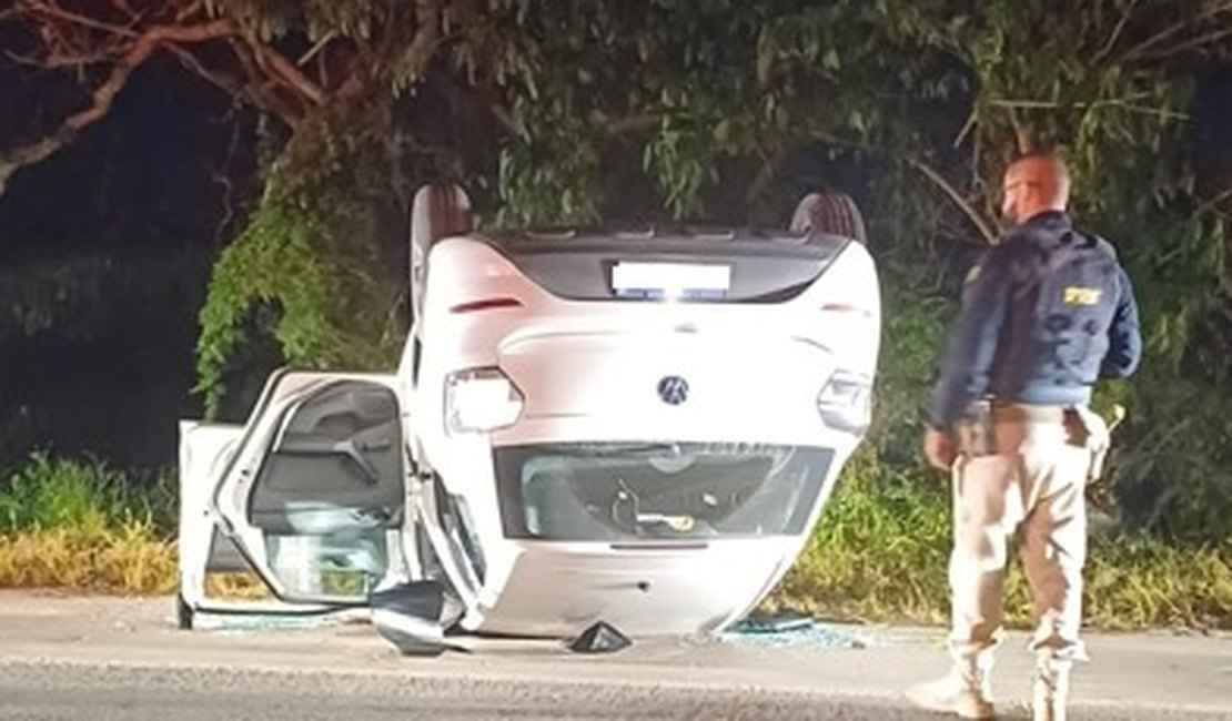 Acusado de assaltos é preso após capotar carro e trocar tiros com policiais em Pilar