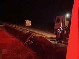 Jovem de 23 anos morre após ser esmagado por trator após veículo apresentar falha mecânica