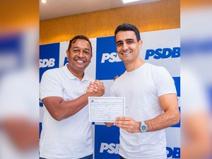 Vereador destaque no Litoral Sul se filia ao PSDB e reforça grupo de JHC