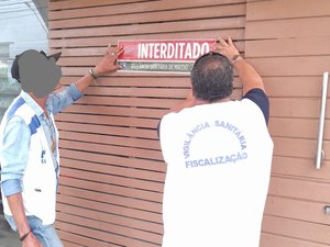 Vigilância Sanitária interdita restaurante em condições insalubres no Farol