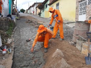 Prefeitura inicia pavimentação da Rua São Miguel e amplia recuperação de vias após chuvas