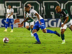 CSA perde do Goiás e se distancia do G4