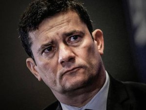 Moro diz que só aceitou ser padrinho de Zambelli por 'constrangimento'