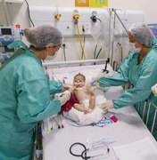 Bebê do Rio Grande do Norte é atendida no Hospital da Criança de Alagoas