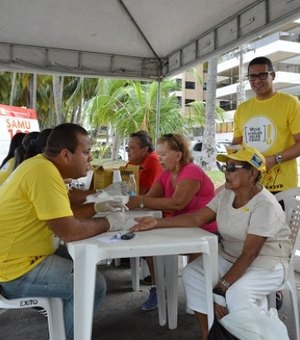 Ação educativa na orla de Maceió marca início das atividades do Maio Amarelo na capital